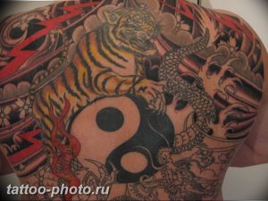 фото тату тигр и дракон 07.12.2018 №030 - tattoo tiger and dragon - tattoo-photo.ru